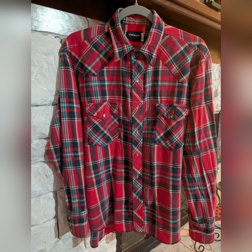 Men's Vtg Wrangler Western Flannel Pearl Snaps Shirt - Red and Green